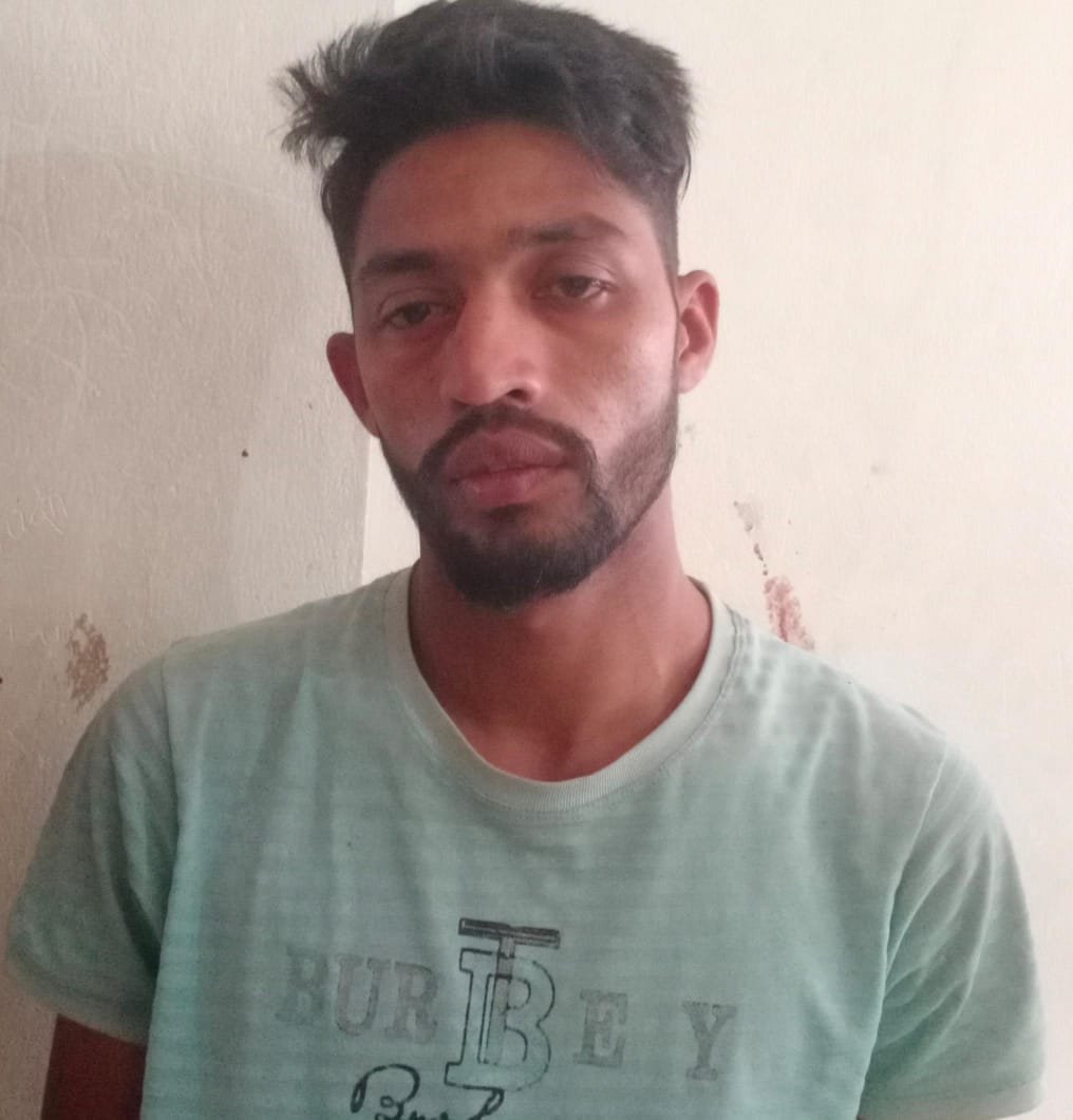 সদর থানা পুলিশের বিশেষ অভিযান শহরের শীর্ষ সন্ত্রাসী ‘নাগু’ গ্রেফতার, ৬ মামলার আসামি